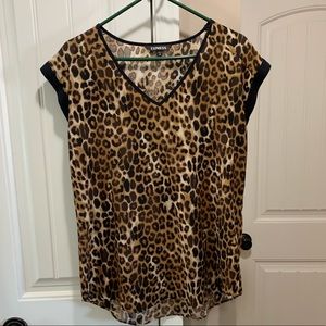 Express top! Never worn! Size medium